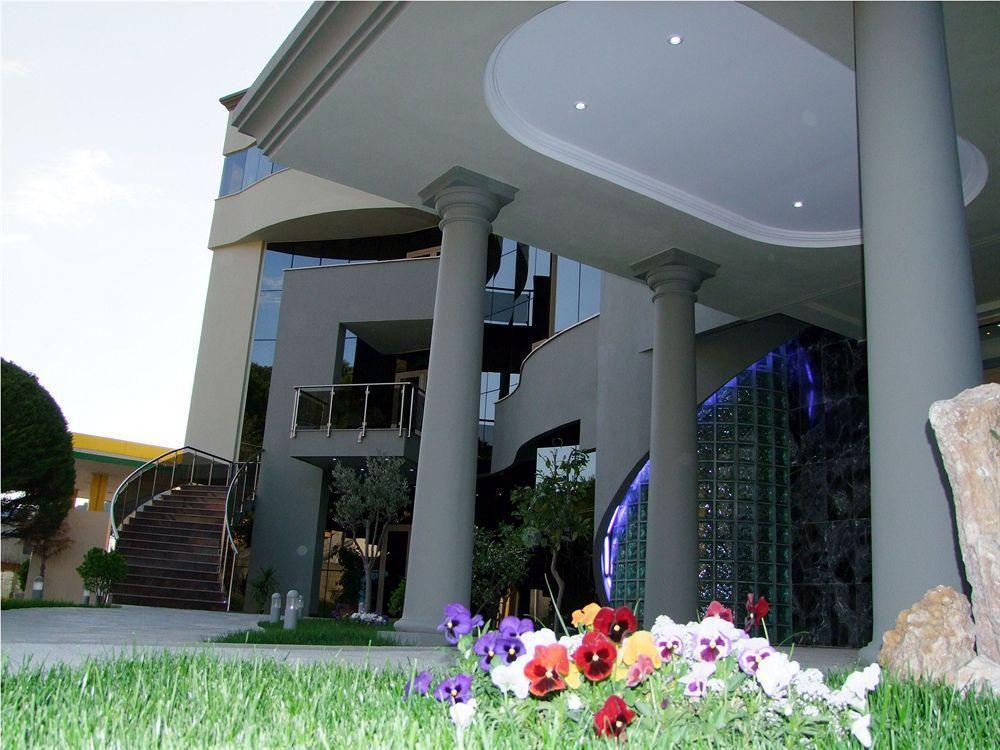 Green House Hotel & Restaurant Tirana Exterior photo