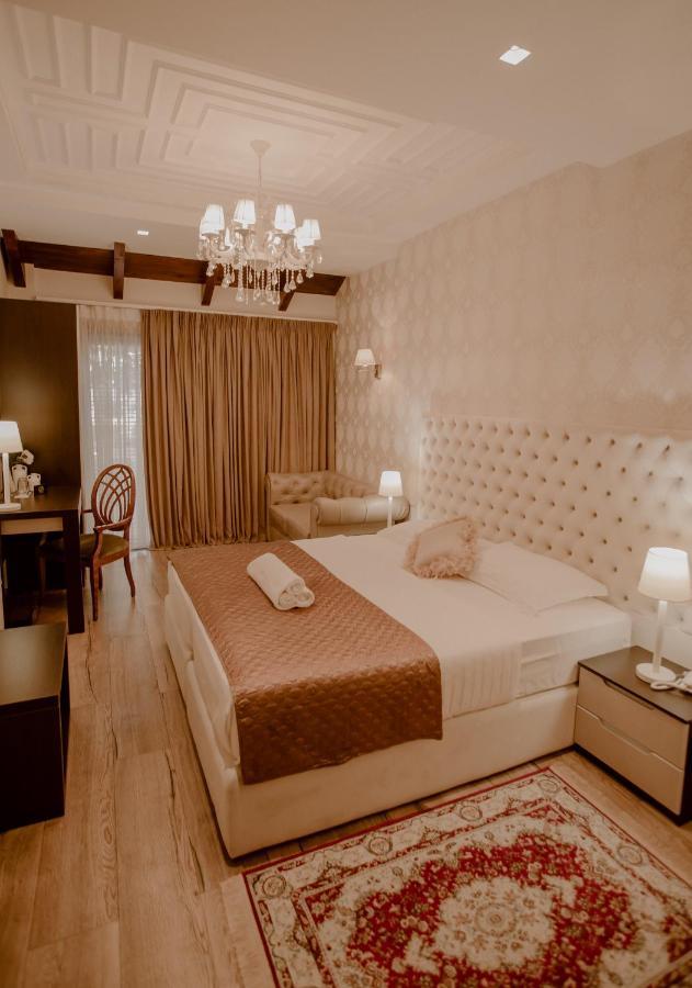 Green House Hotel & Restaurant Tirana Exterior photo