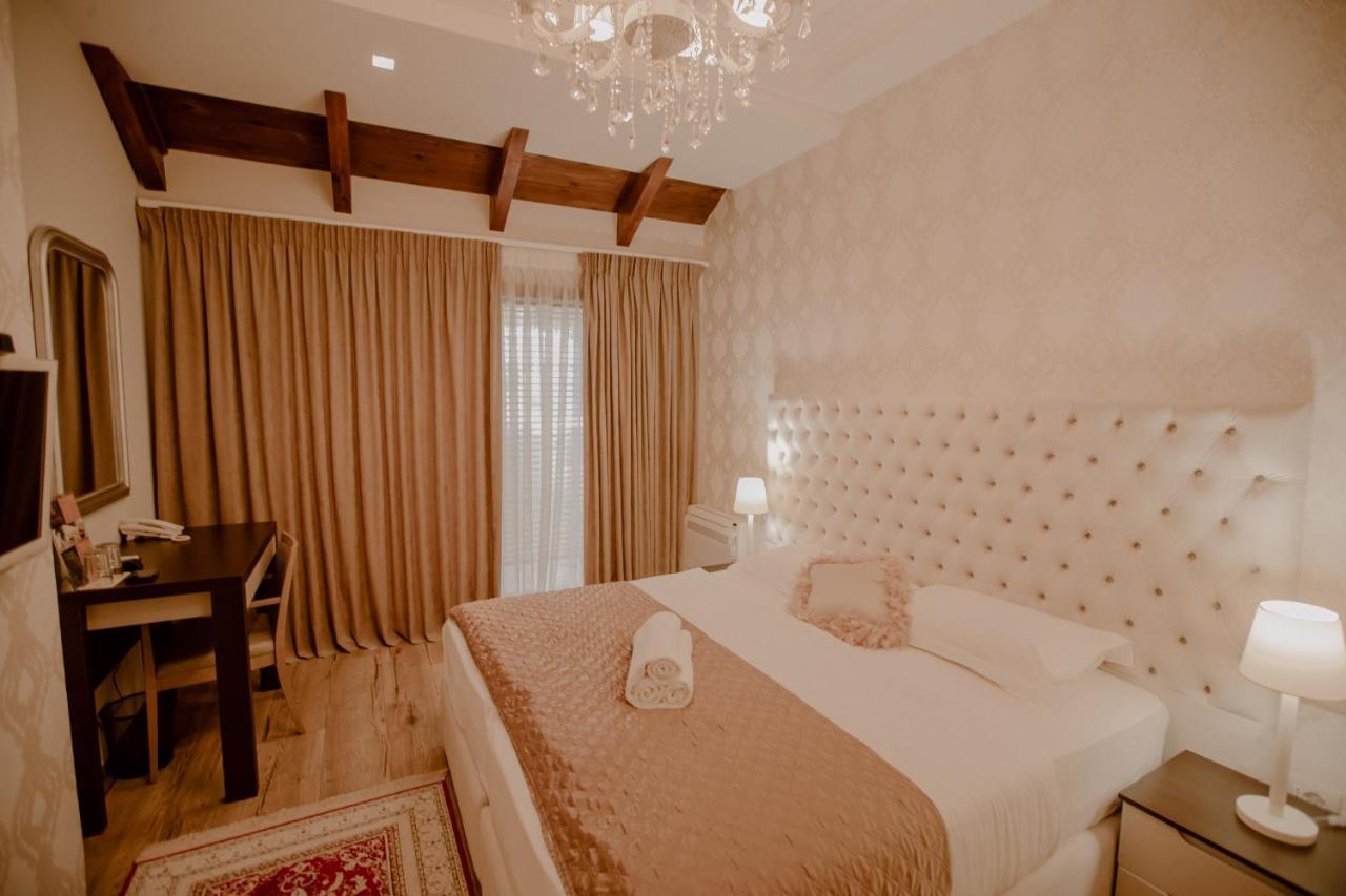 Green House Hotel & Restaurant Tirana Exterior photo